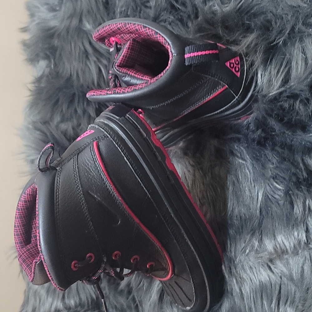 Nike ACG Boots size 3y kids